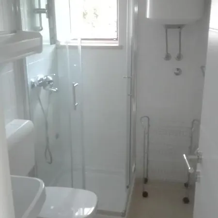 Apartment Lela Medveja