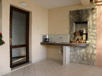 Apartment Lela Medveja