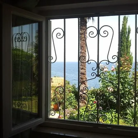 Lela Apartment *