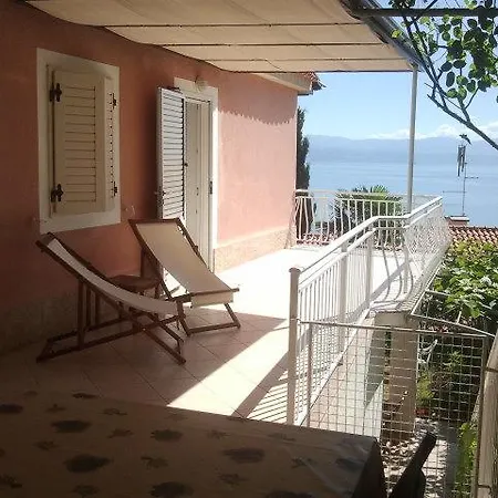 Lela Apartment *