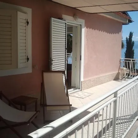 Apartament Villa Lela *