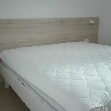 Lela Apartment *