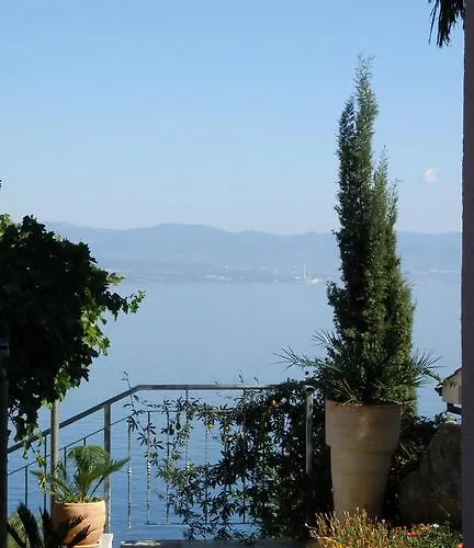 Villa Lela Medveja